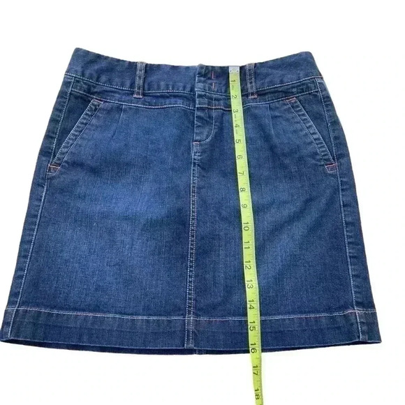 TOMMY HILFIGER DENIM MINI SKIRT•DARK WASH SIZE 4•PREOWNED EXCELLENT COND… - Picture 6 of 9